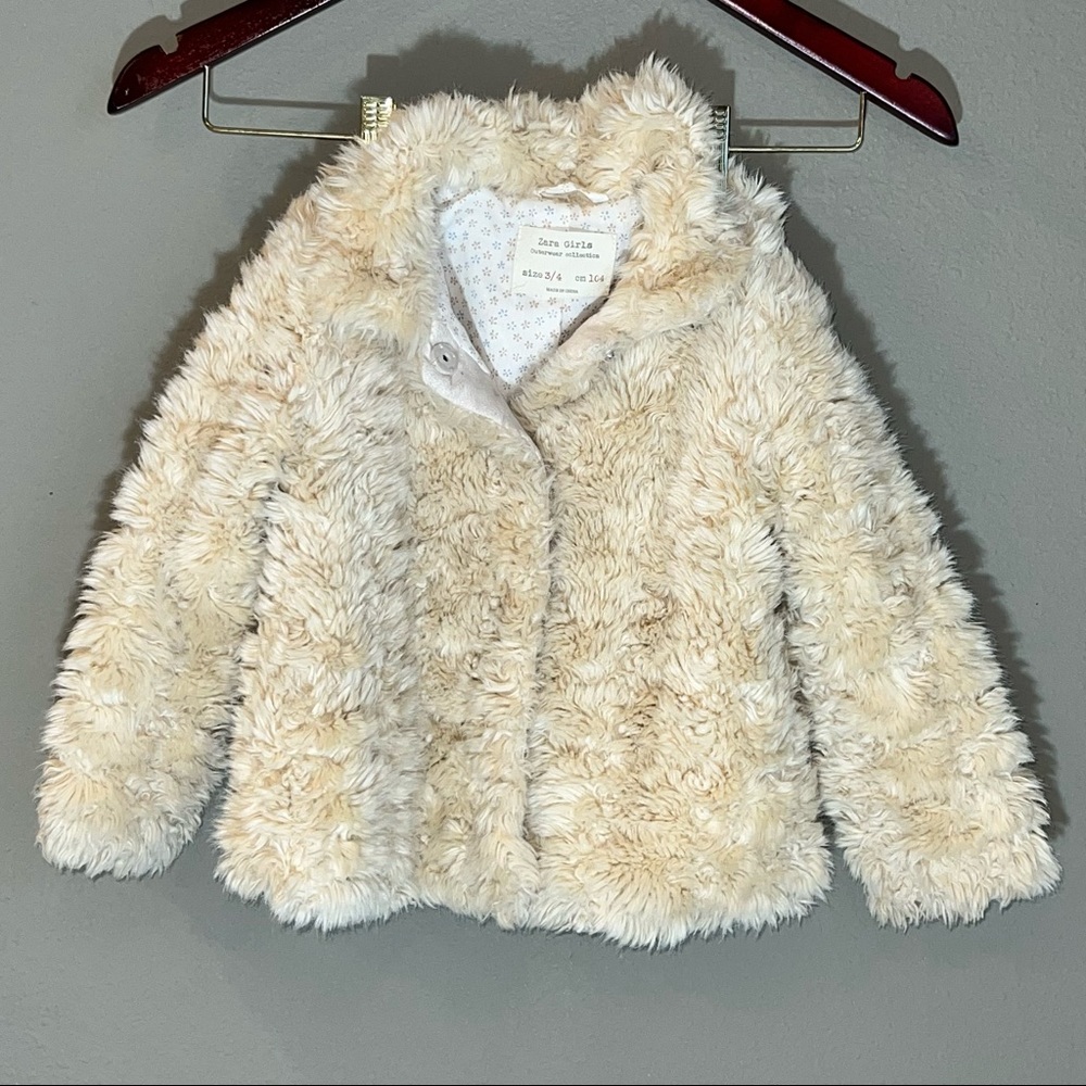 Zara Girls Outerwear Collection
Faux Fur Shag Coat size 3/4
